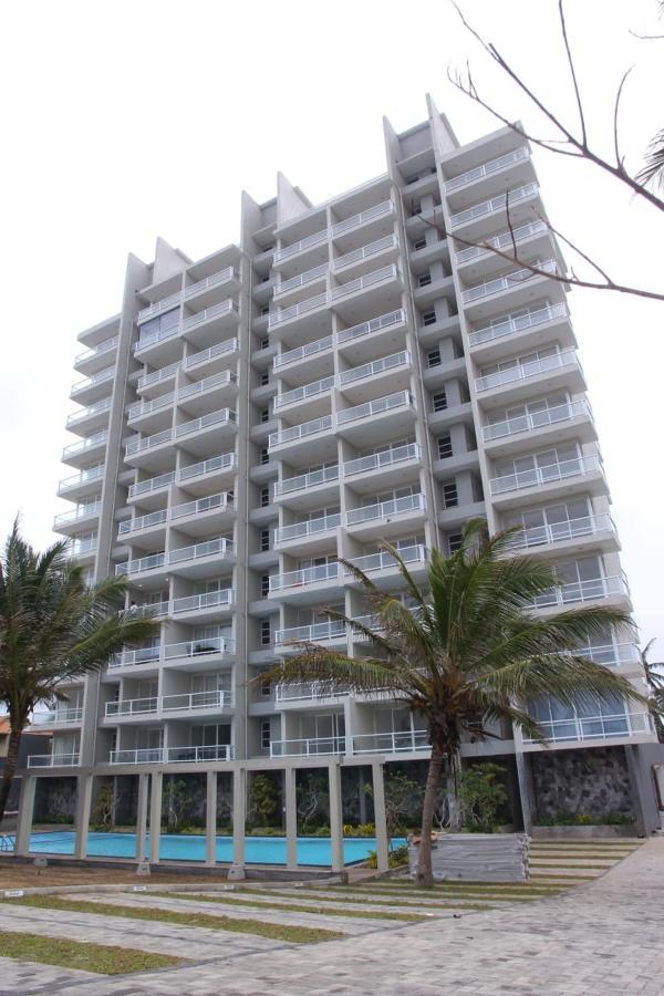 Aqua Vista Apartment Uswetakeiyawa Exterior foto