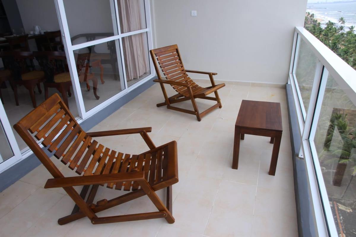 Aqua Vista Apartment Uswetakeiyawa Exterior foto